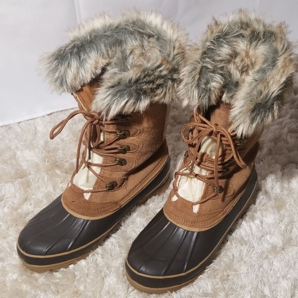 Khombu Shoes - Khombu Women's winter duck boots.